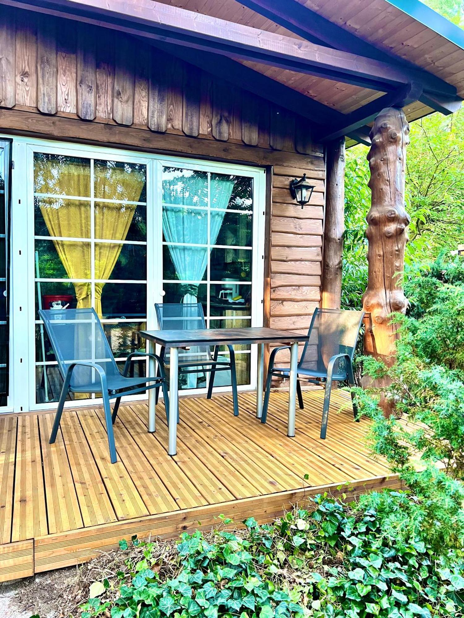 Holzhaus Baerenhoehle Am Wald Und See Neuruppin Exterior foto